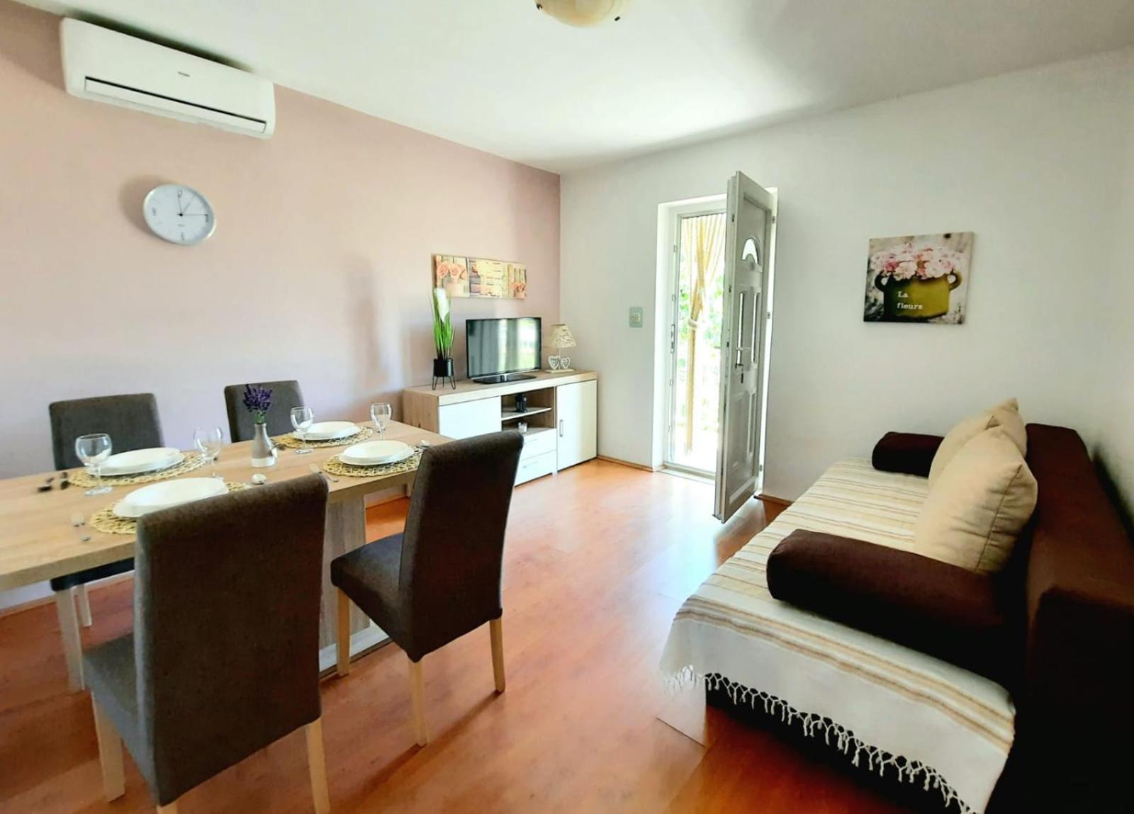 Apartments Mirjana Sukosan Ruang foto
